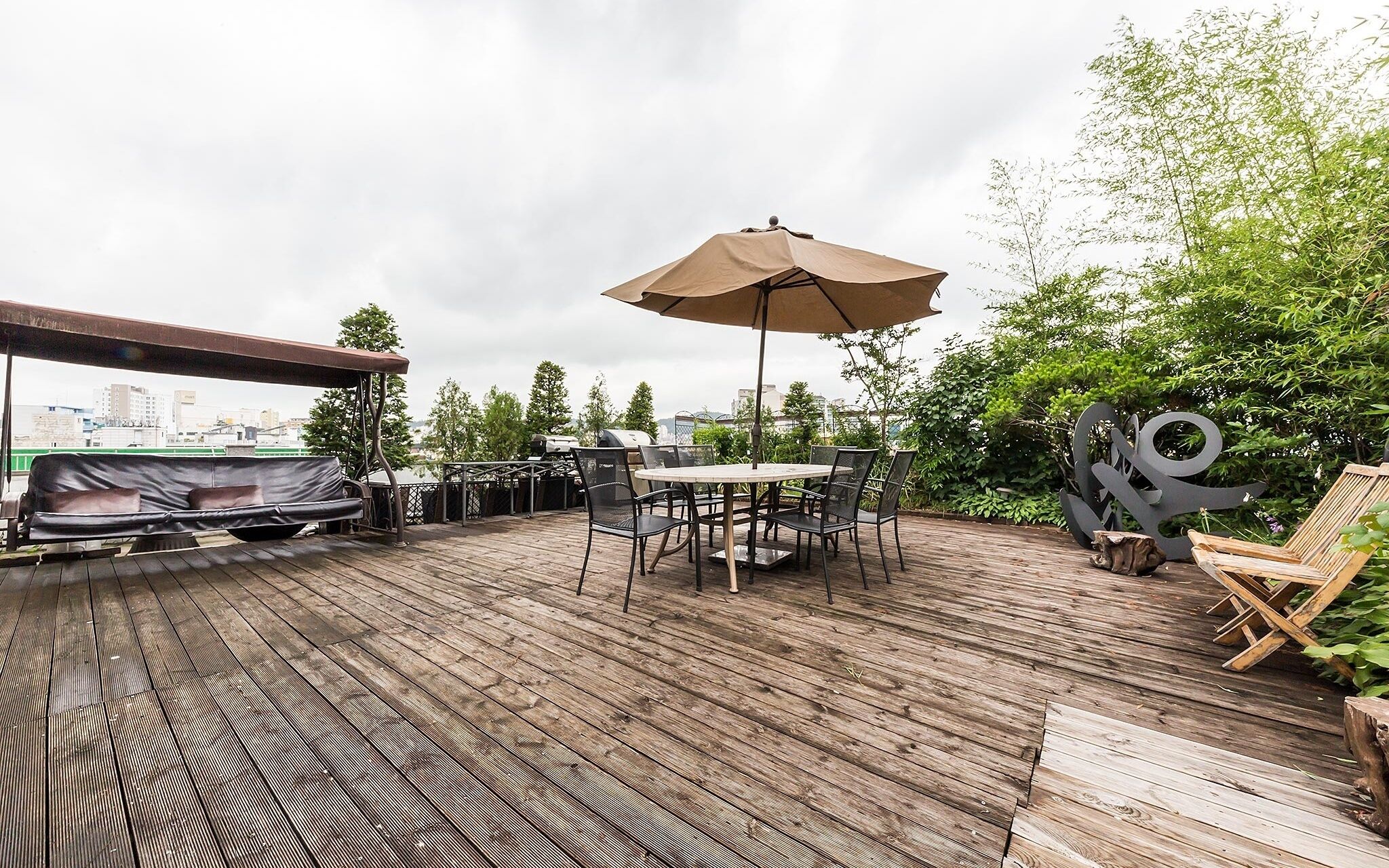 Nokbeon Hotel Galley