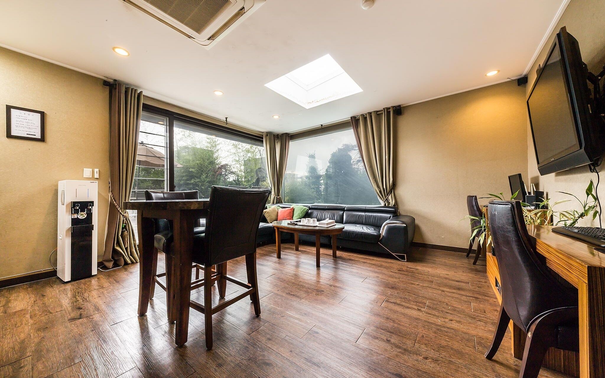 Nokbeon Hotel Galley