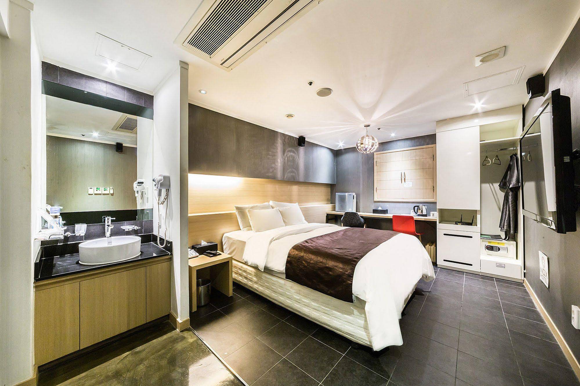 Nox Hotel