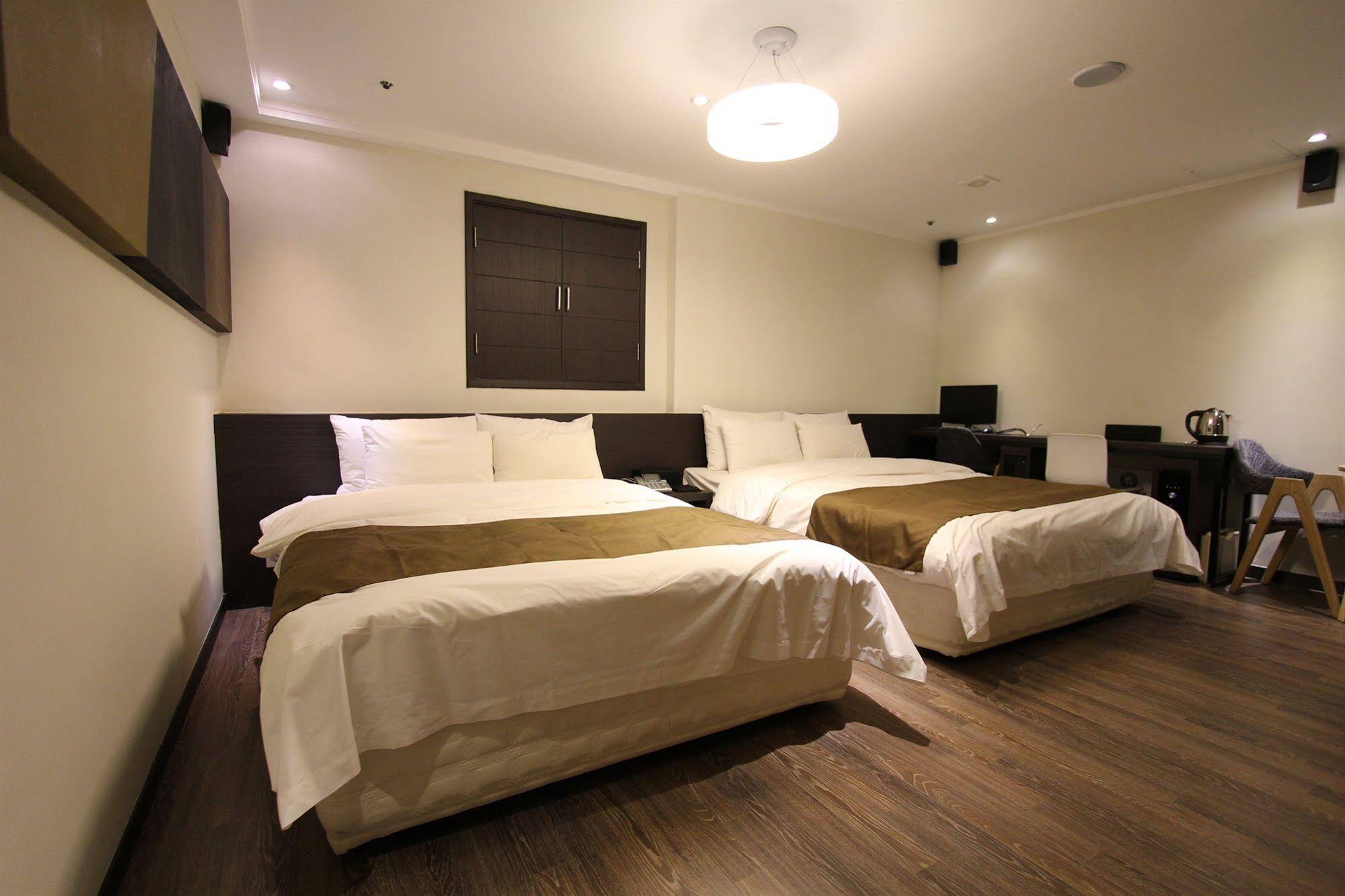 Nox Hotel