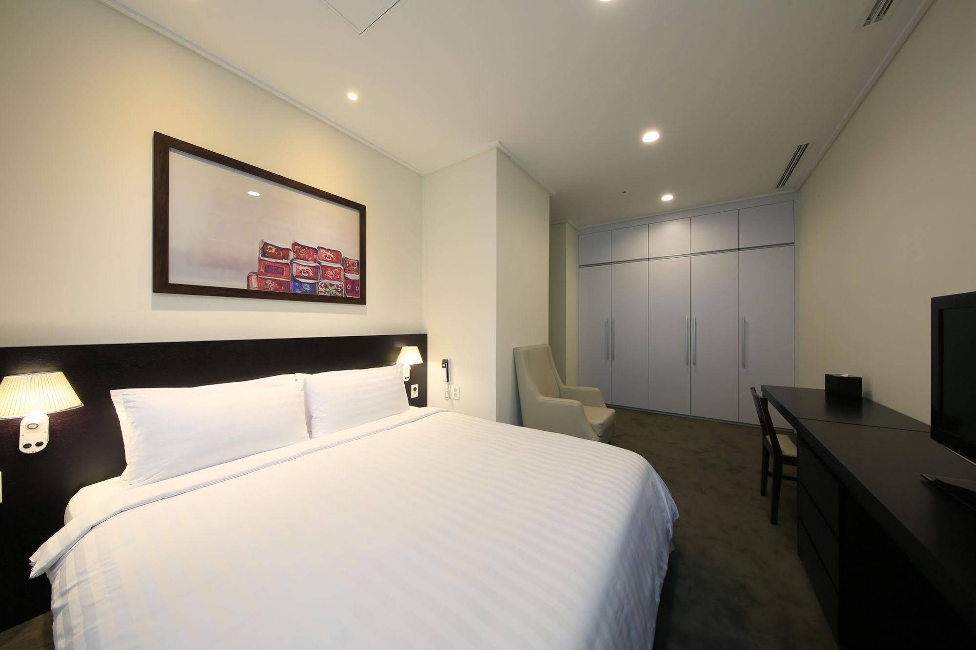Orakai Insadong Suites