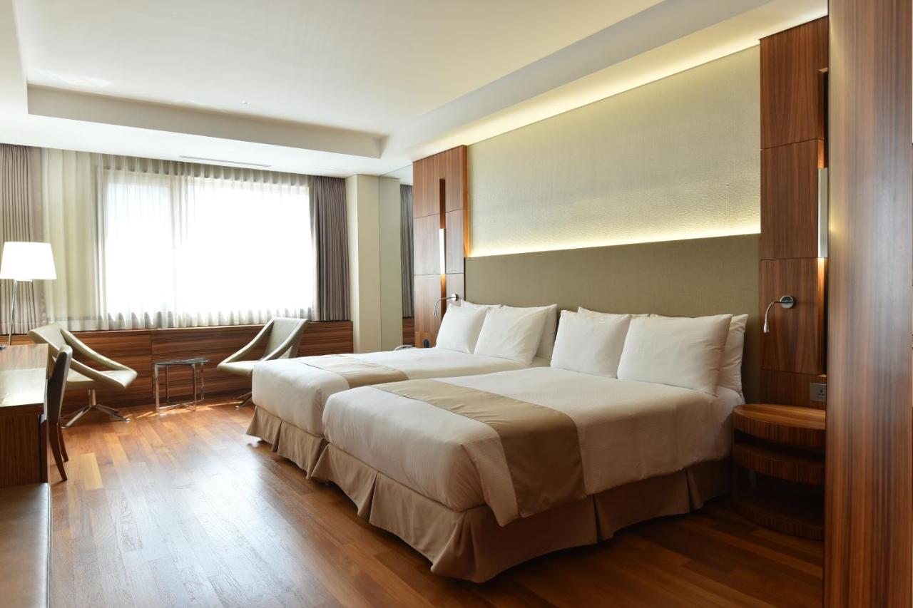 Pacific Hotel