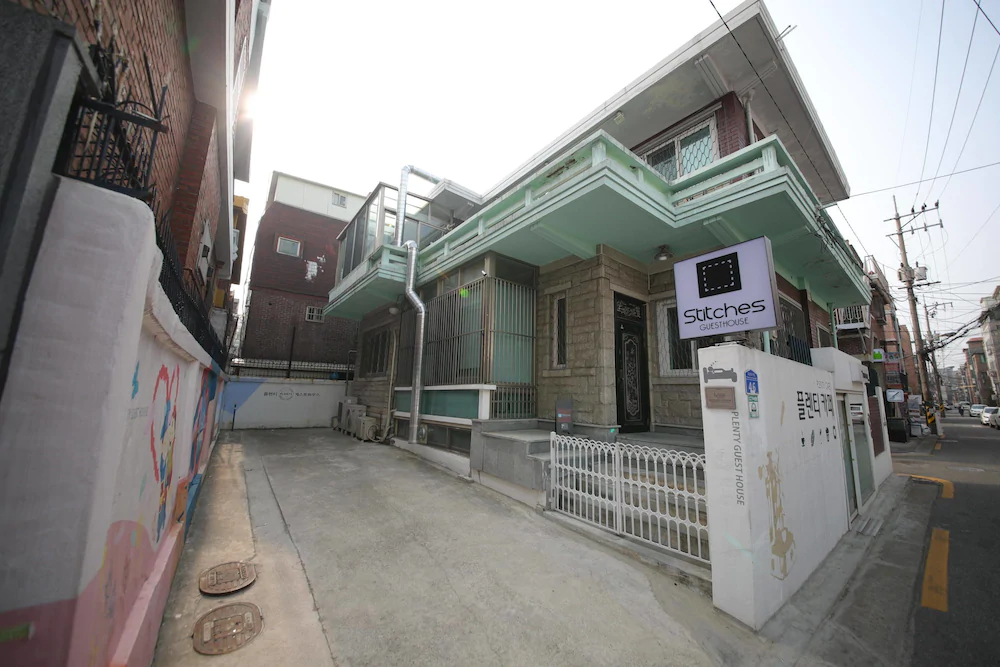 Stitches Guesthouse