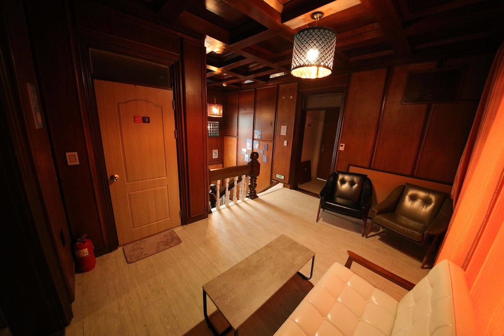 Stitches Guesthouse