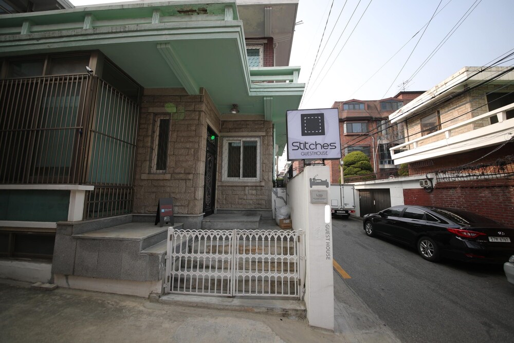 Stitches Guesthouse