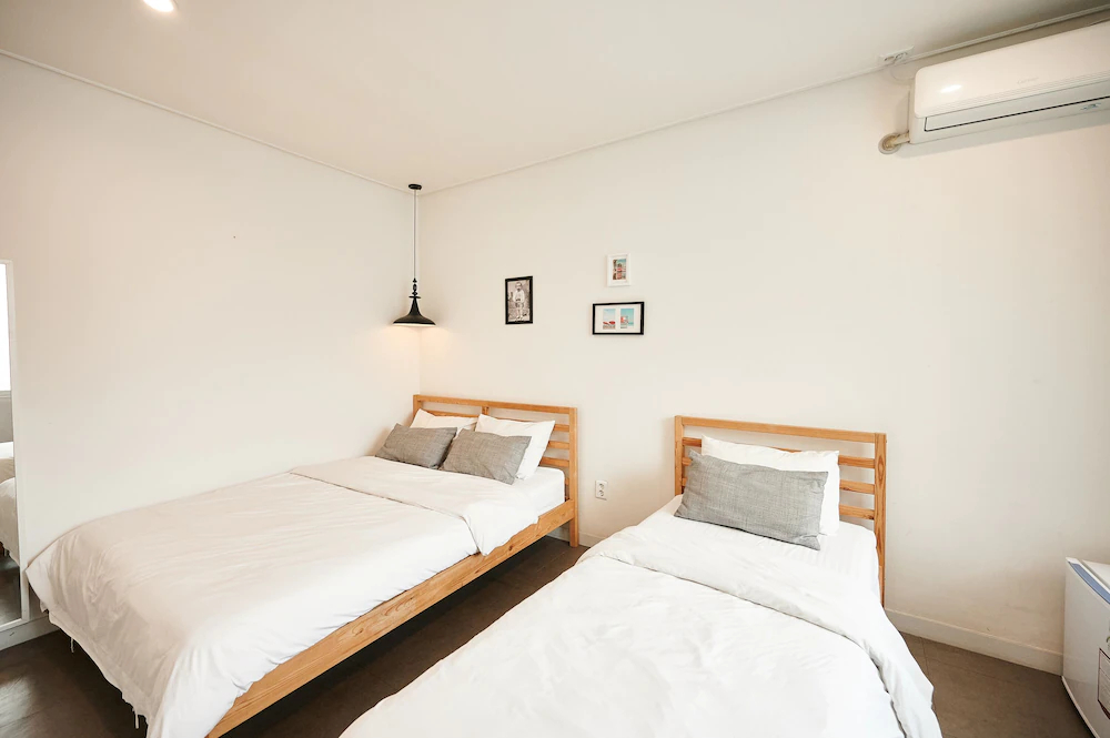 Queen House Hongdae