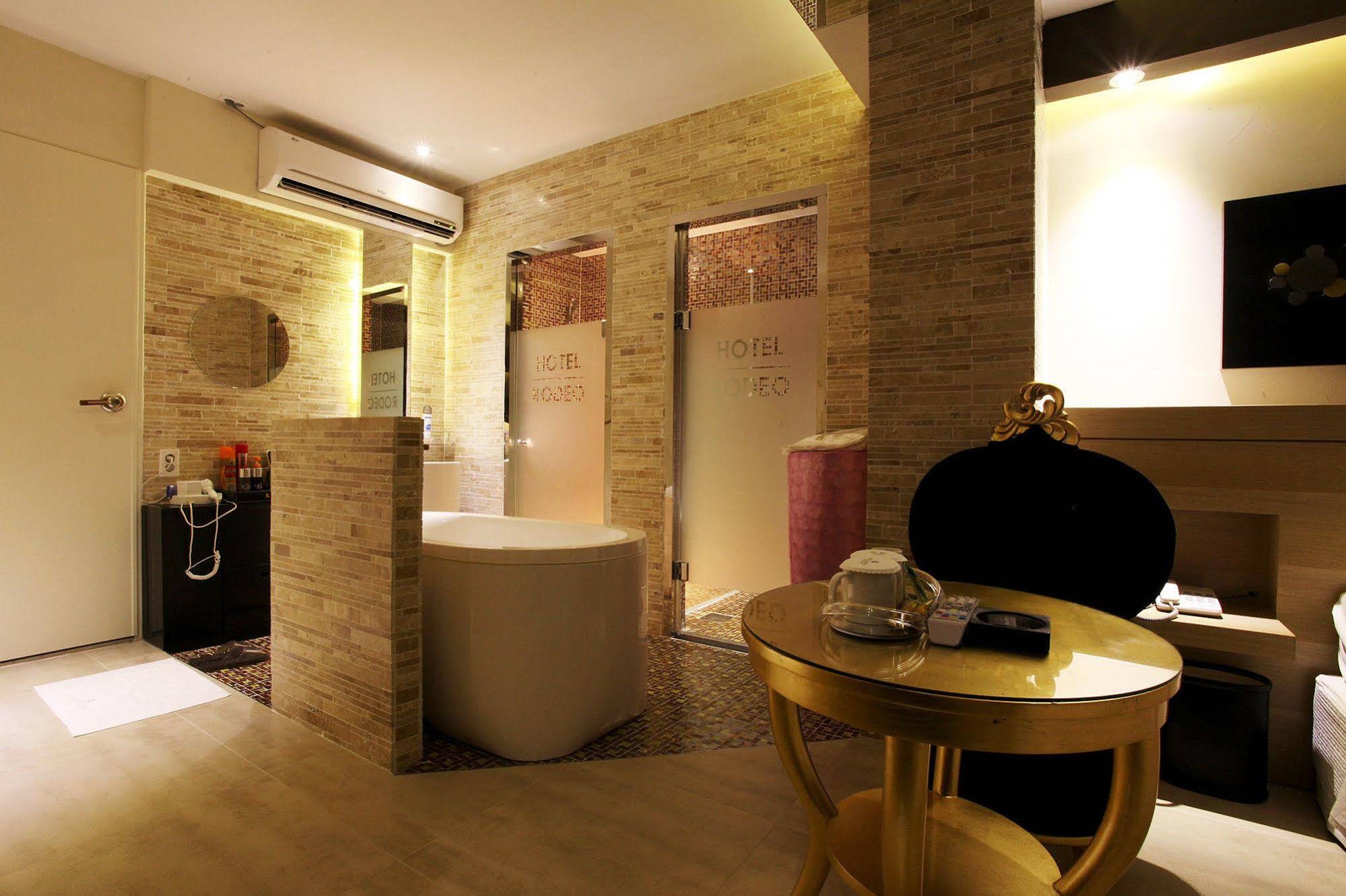 Rodeo Hotel