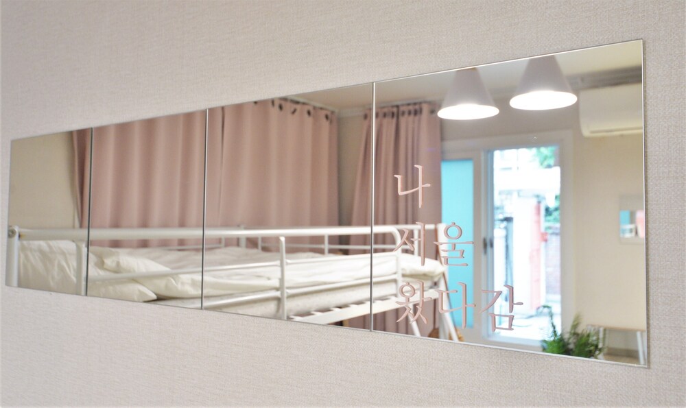 Season Helloworld House - Hostel