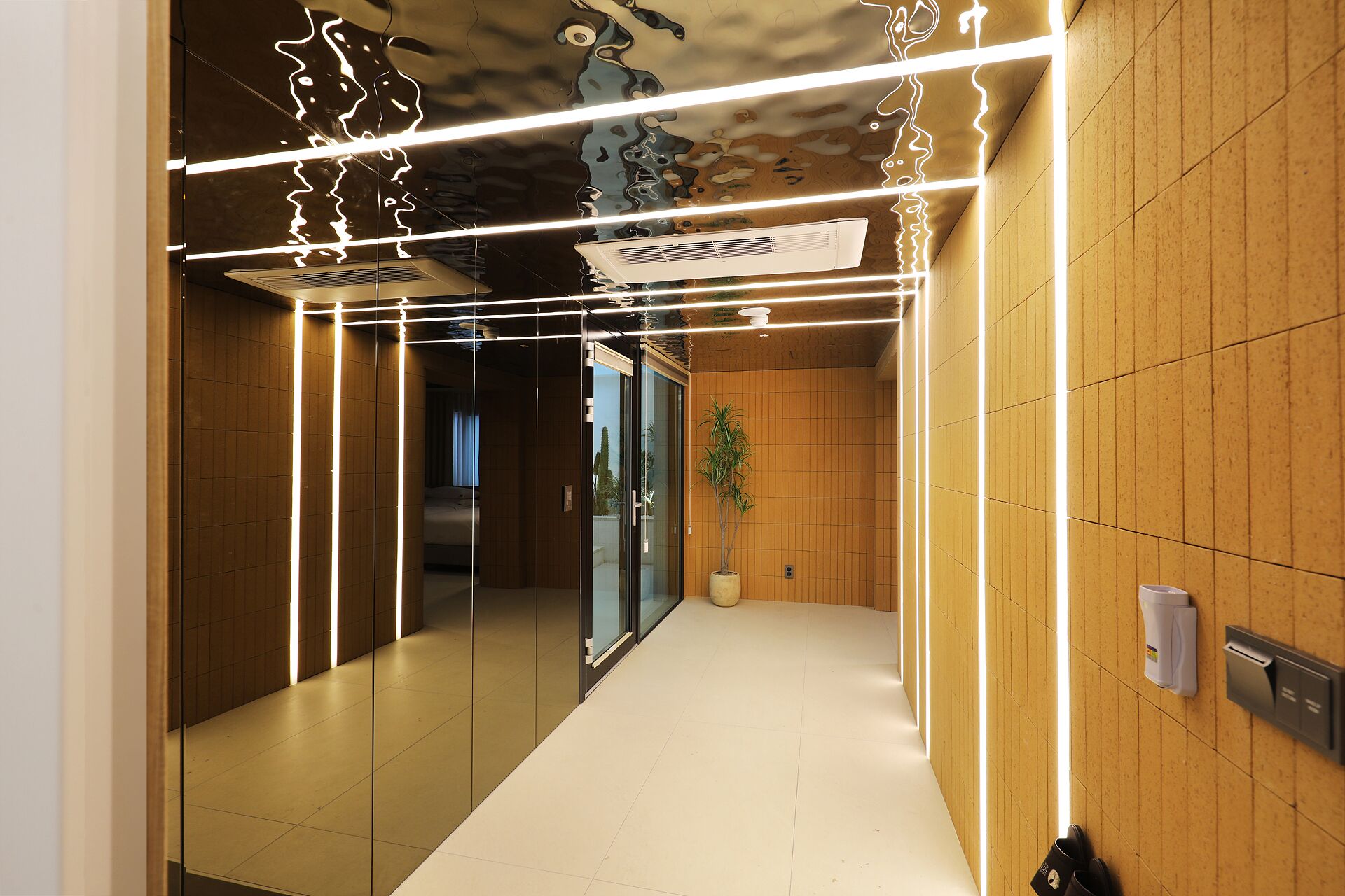 Seoul Inn Hotel by the Designers