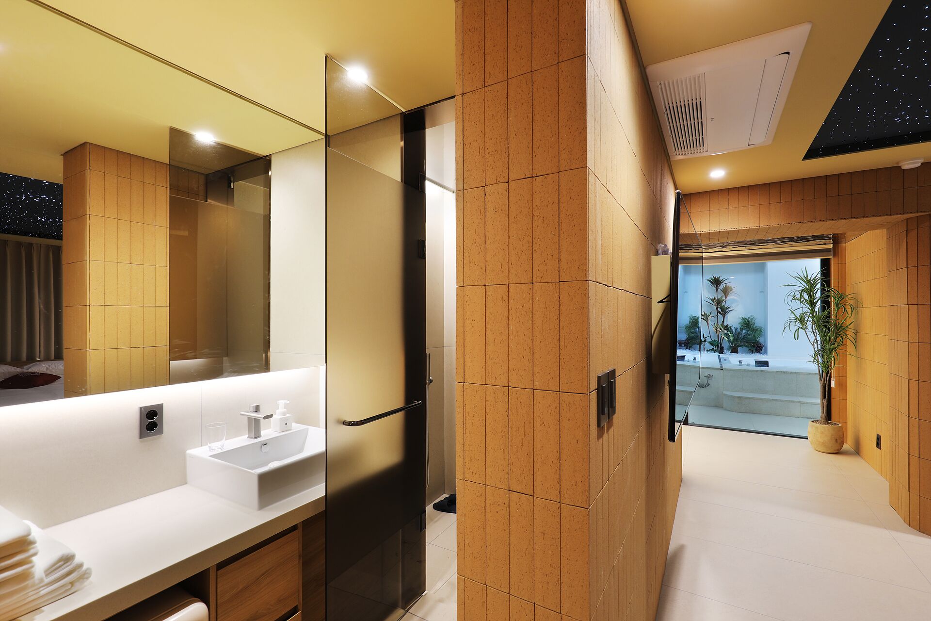 Seoul Inn Hotel by the Designers