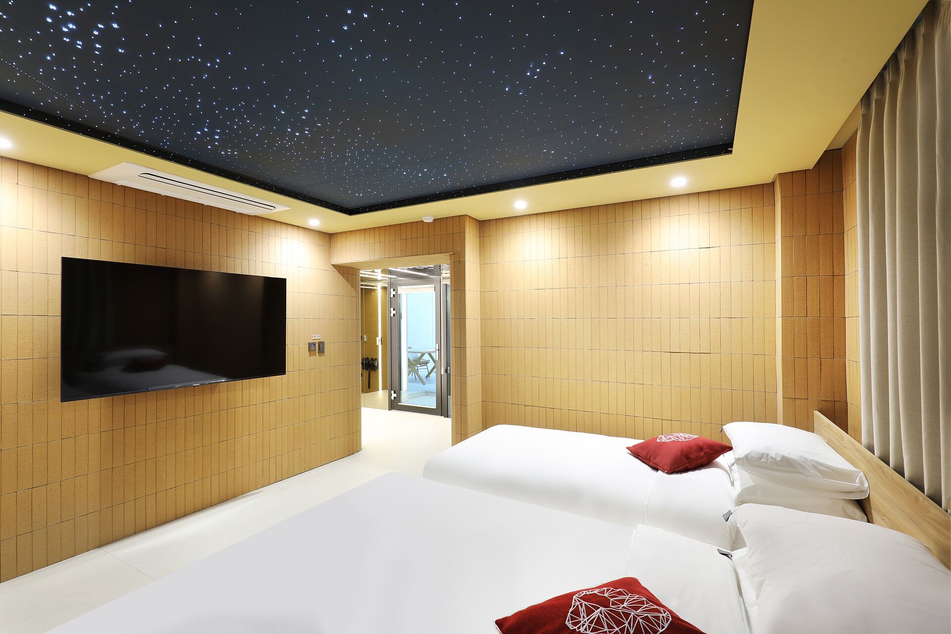Seoul Inn Hotel by the Designers