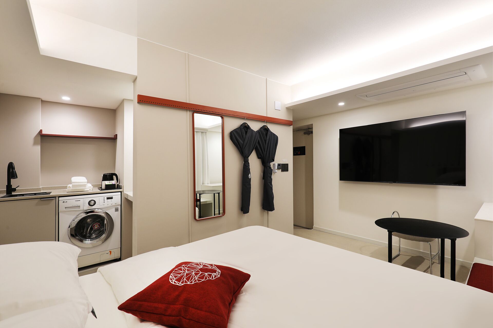 Seoul Inn Hotel by the Designers