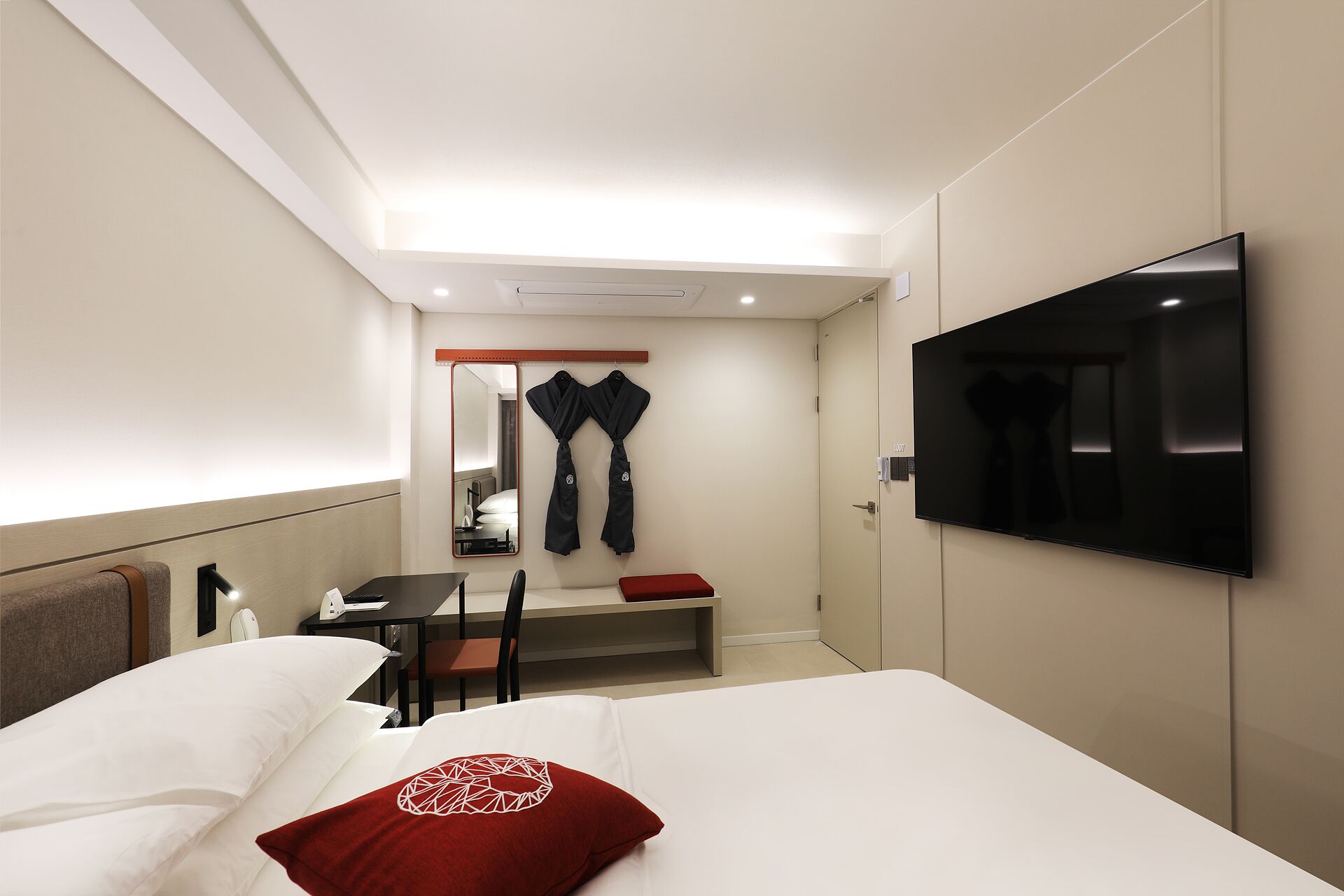 Seoul Inn Hotel by the Designers