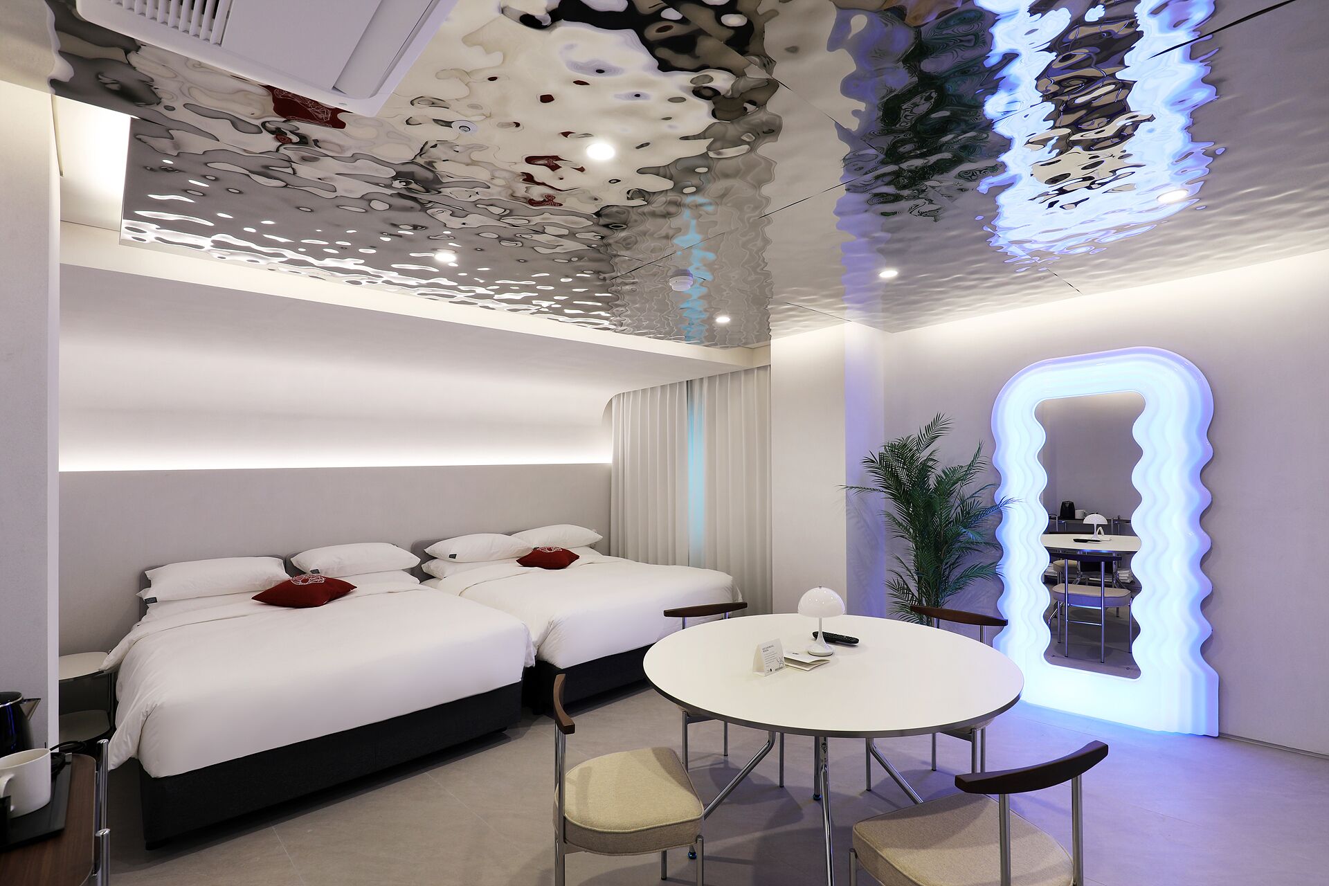 Seoul Inn Hotel by the Designers