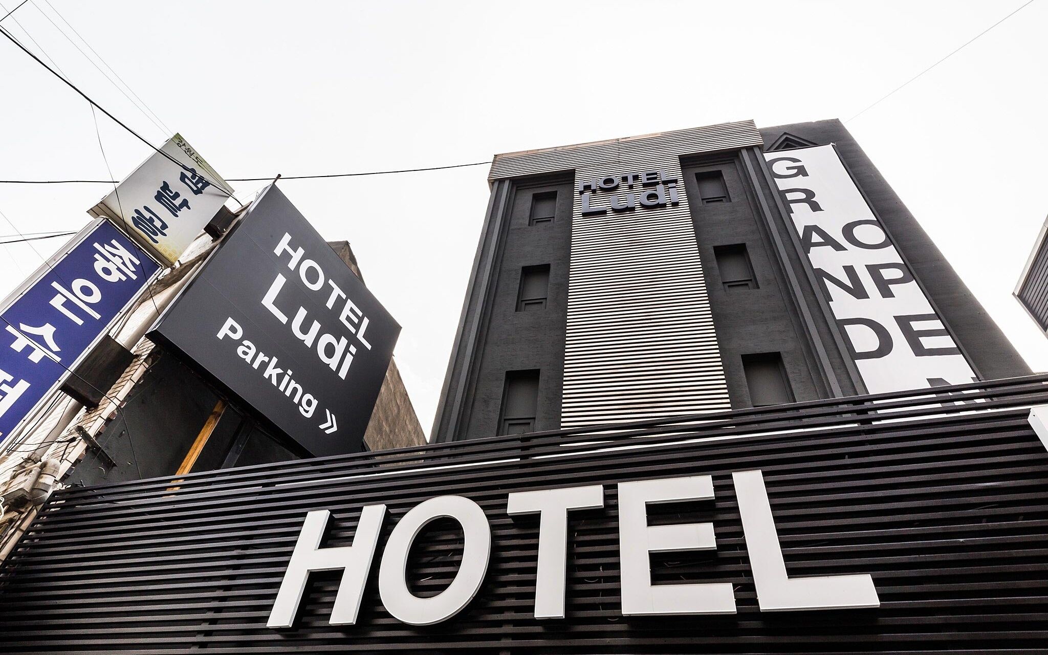 Shinchon Hotel Ludi