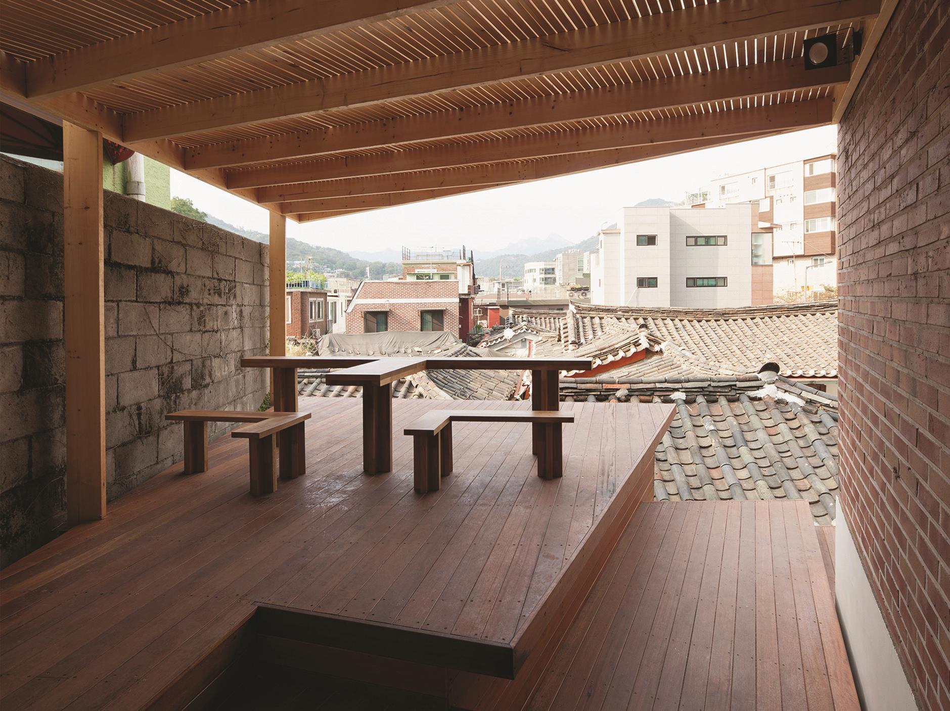 Side Hanok Residence