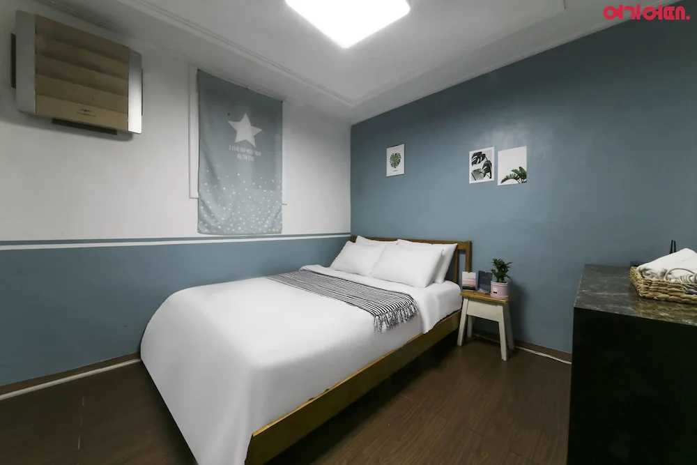 Sinchon Sisters Hostel