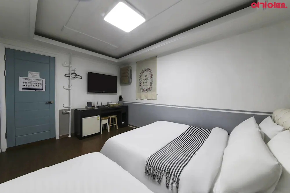 Sinchon Sisters Hostel