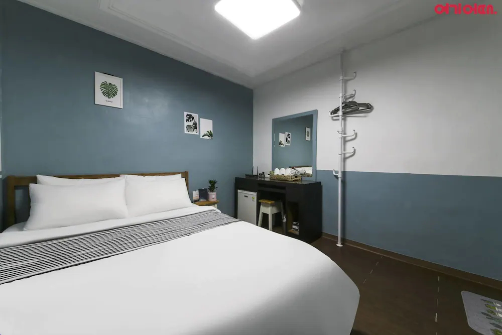 Sinchon Sisters Hostel