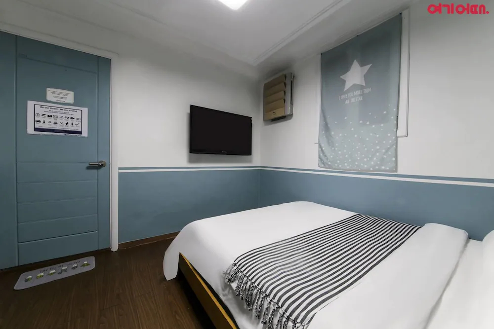 Sinchon Sisters Hostel