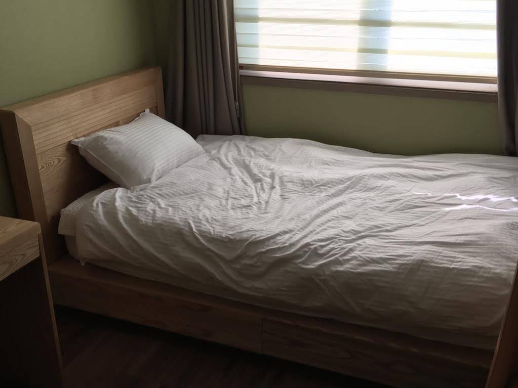 Sinsa Residence & Guesthouse