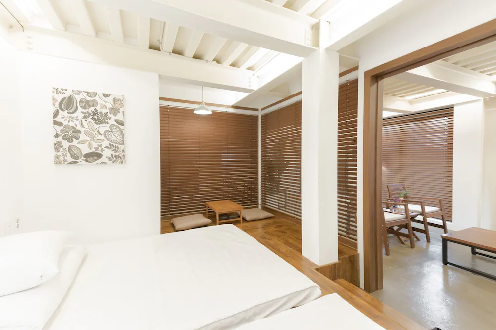 Sio Hostel L-Suite