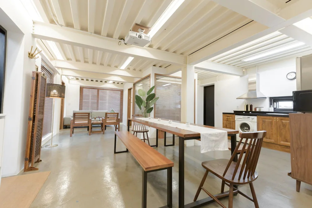 Sio Hostel L-Suite