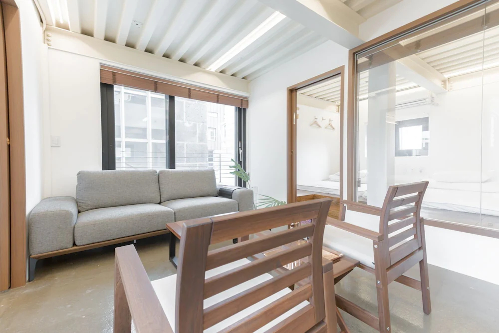 Sio Hostel L-Suite