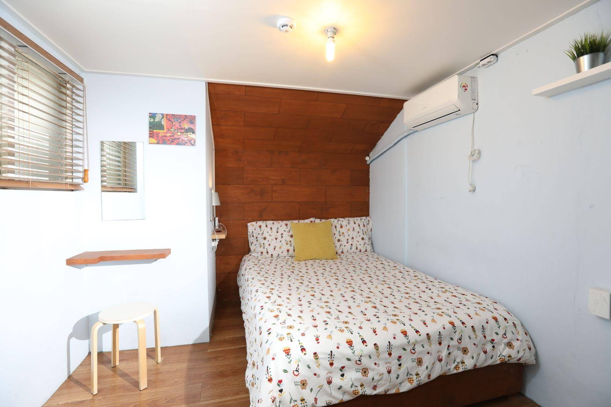 Sis N Bro Hostel