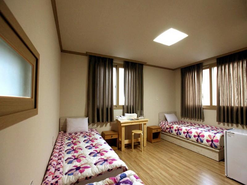 SS Guesthouse - Hostel