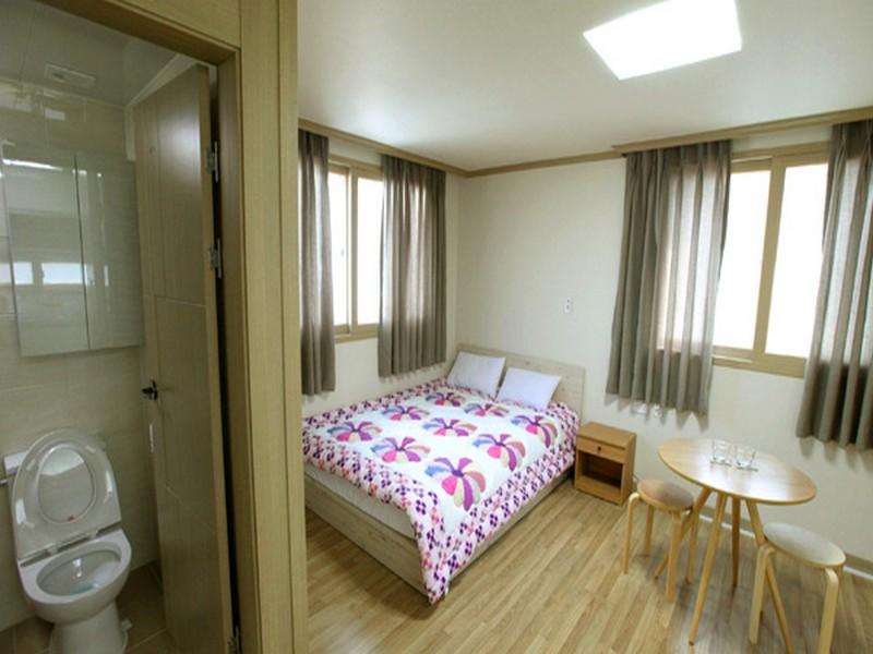 SS Guesthouse - Hostel