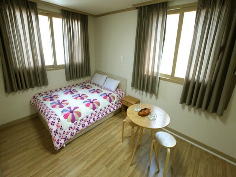 SS Guesthouse - Hostel