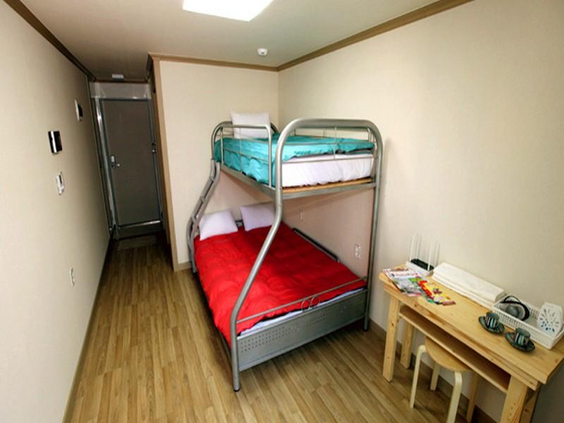 SS Guesthouse - Hostel