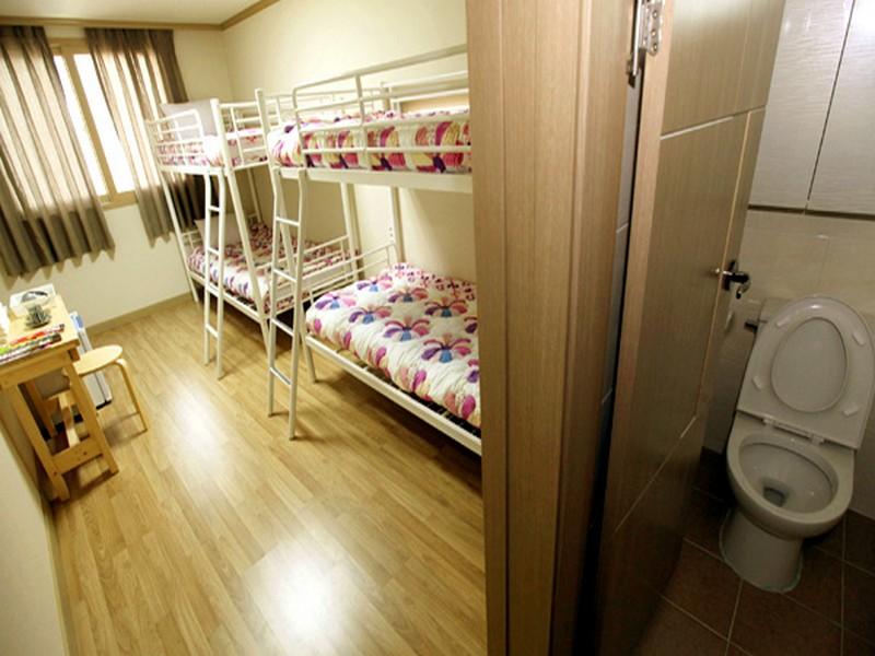 SS Guesthouse - Hostel