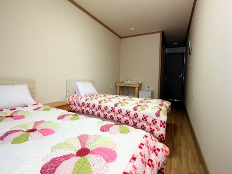 SS Guesthouse - Hostel