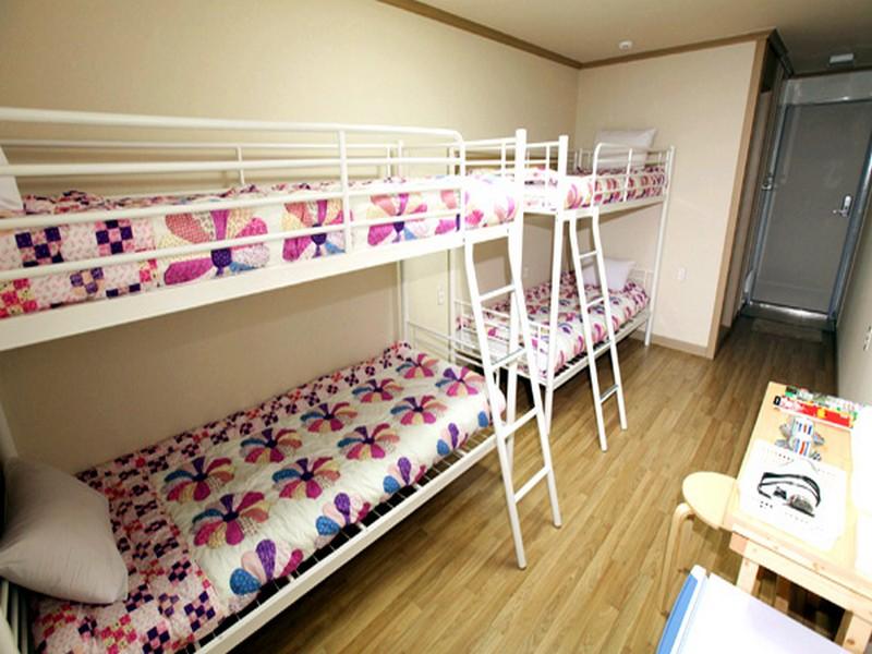SS Guesthouse - Hostel