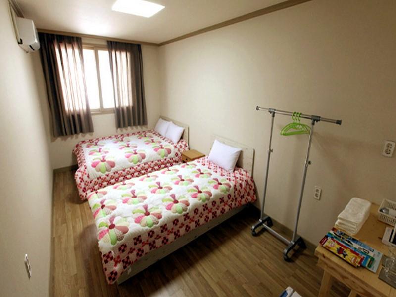 SS Guesthouse - Hostel