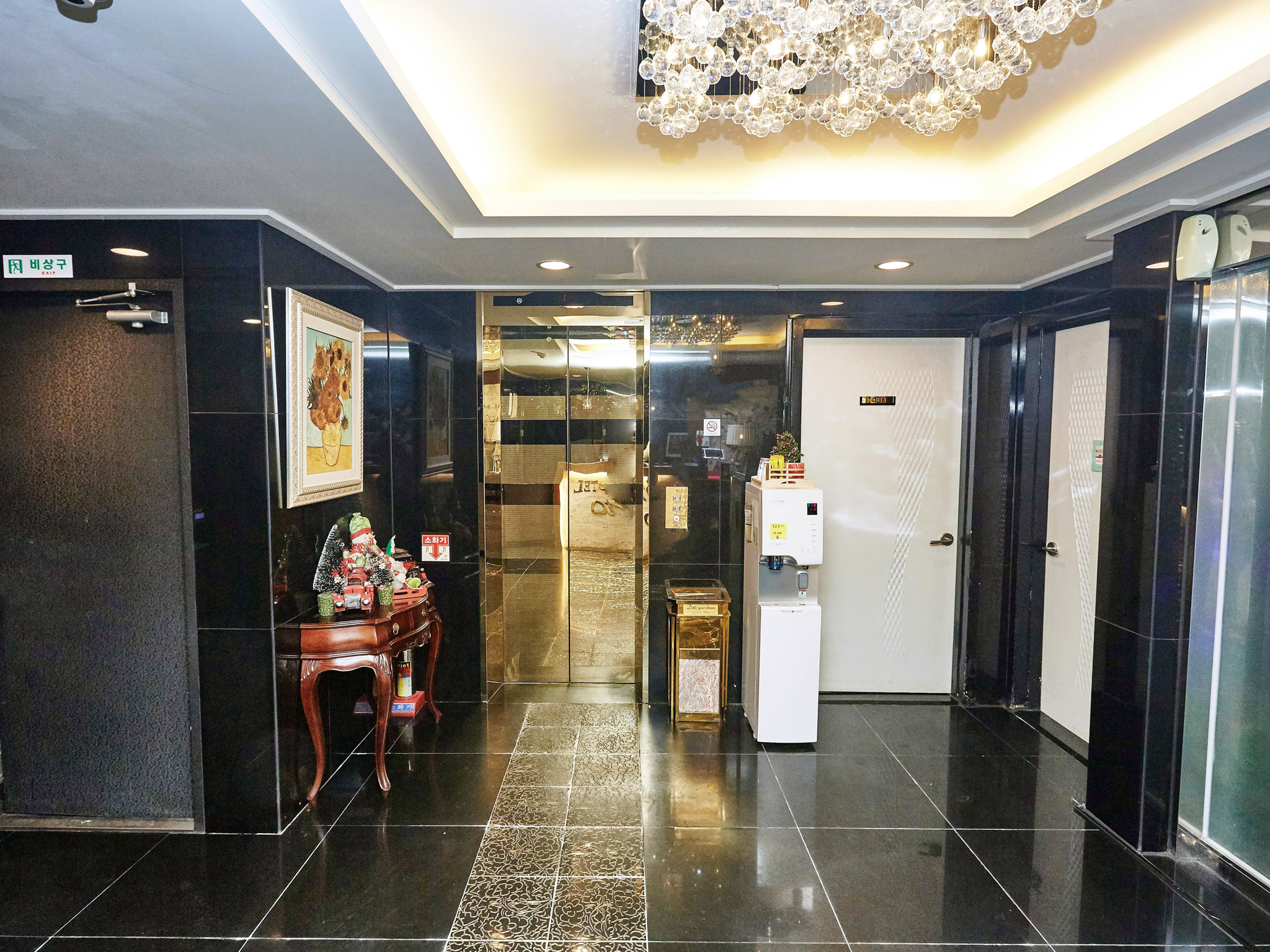 Stylish Hotel Ditto Sinchon