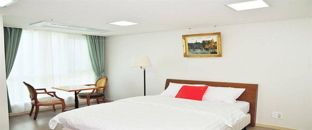 Ten-Q Global Residence