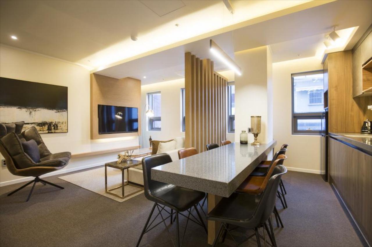 Uh Suite Cornerstone