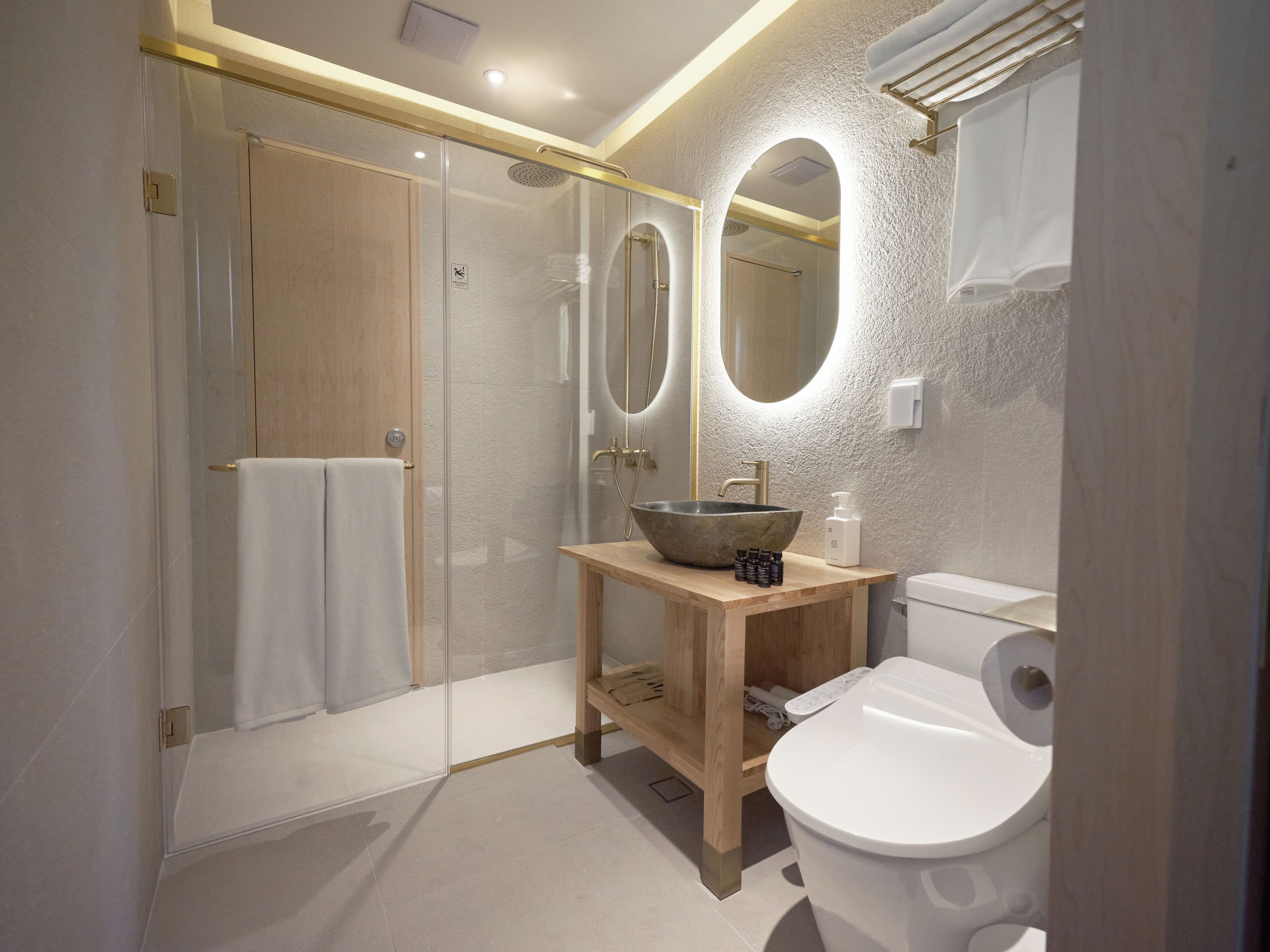 Uh Suite Seoul Square