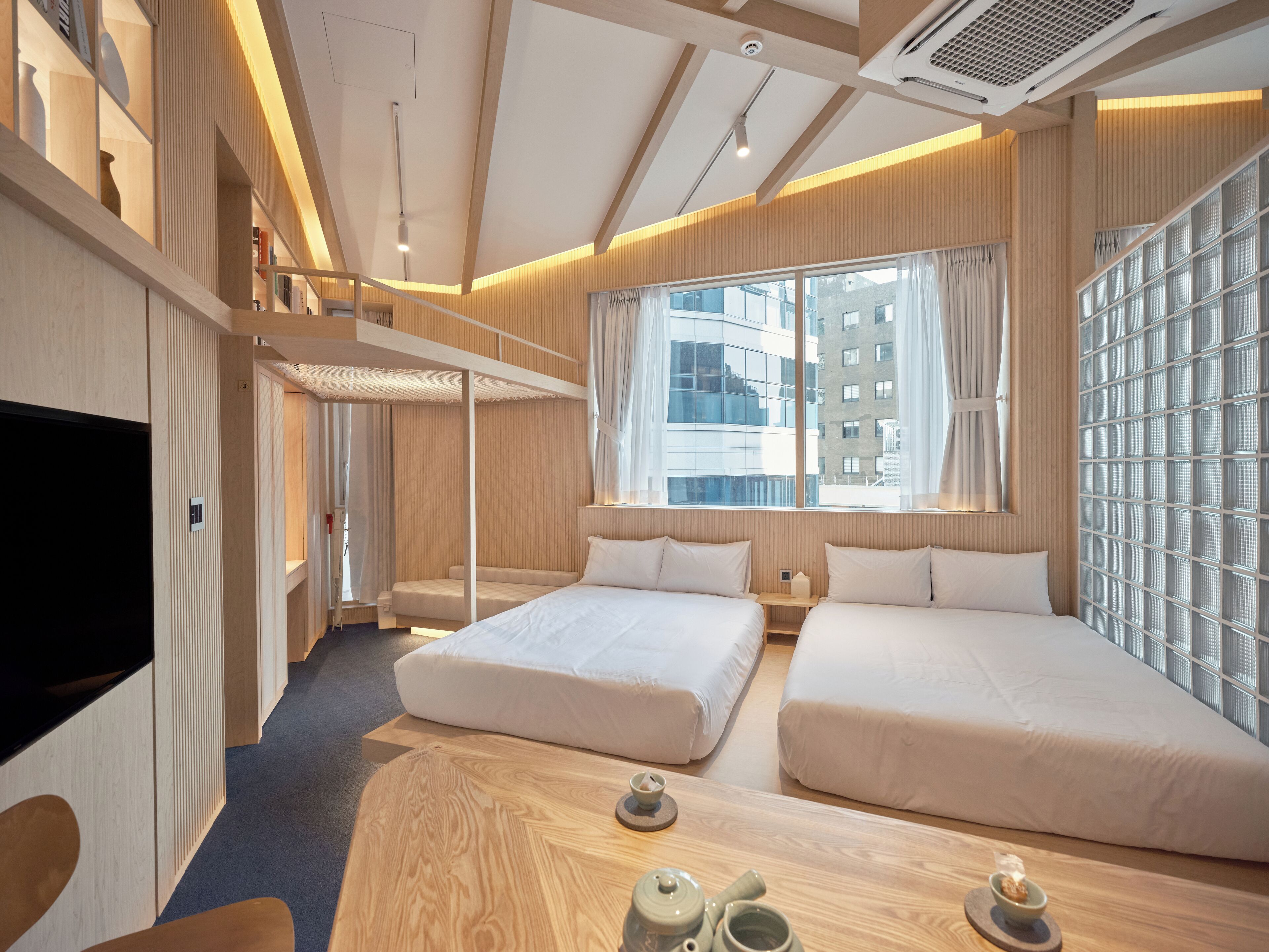 Uh Suite Seoul Square