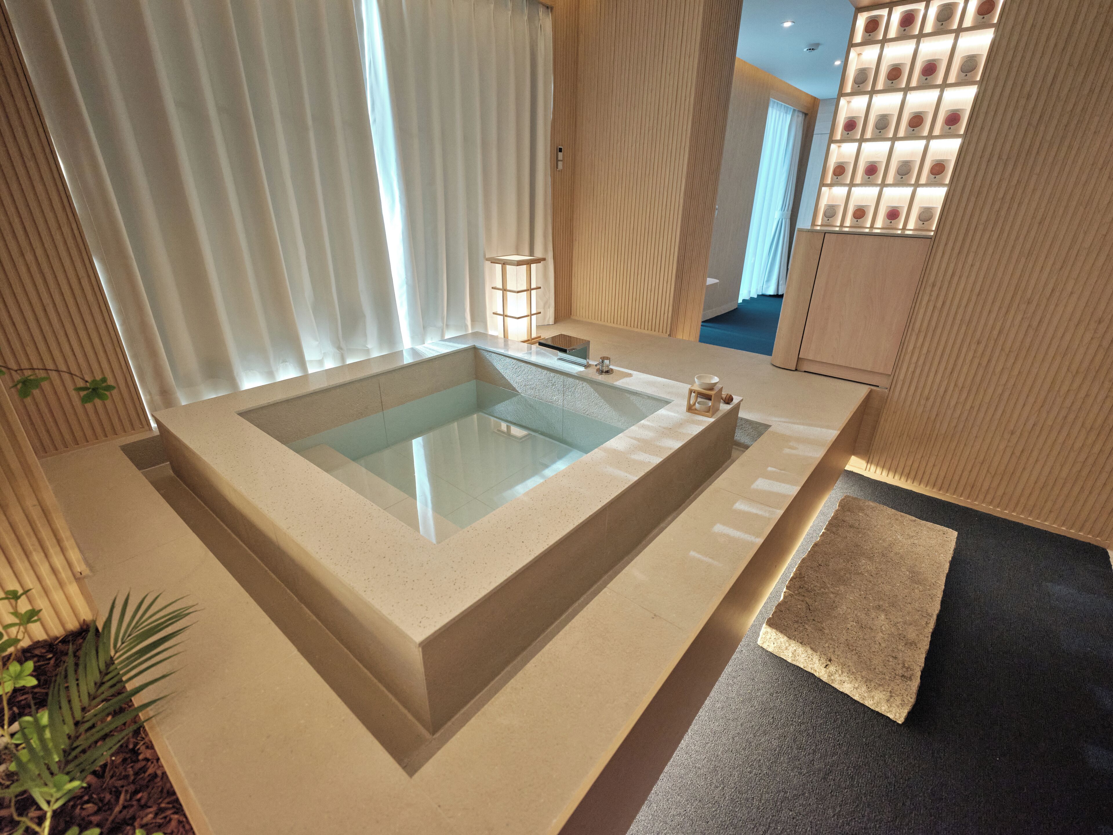 Uh Suite Seoul Square