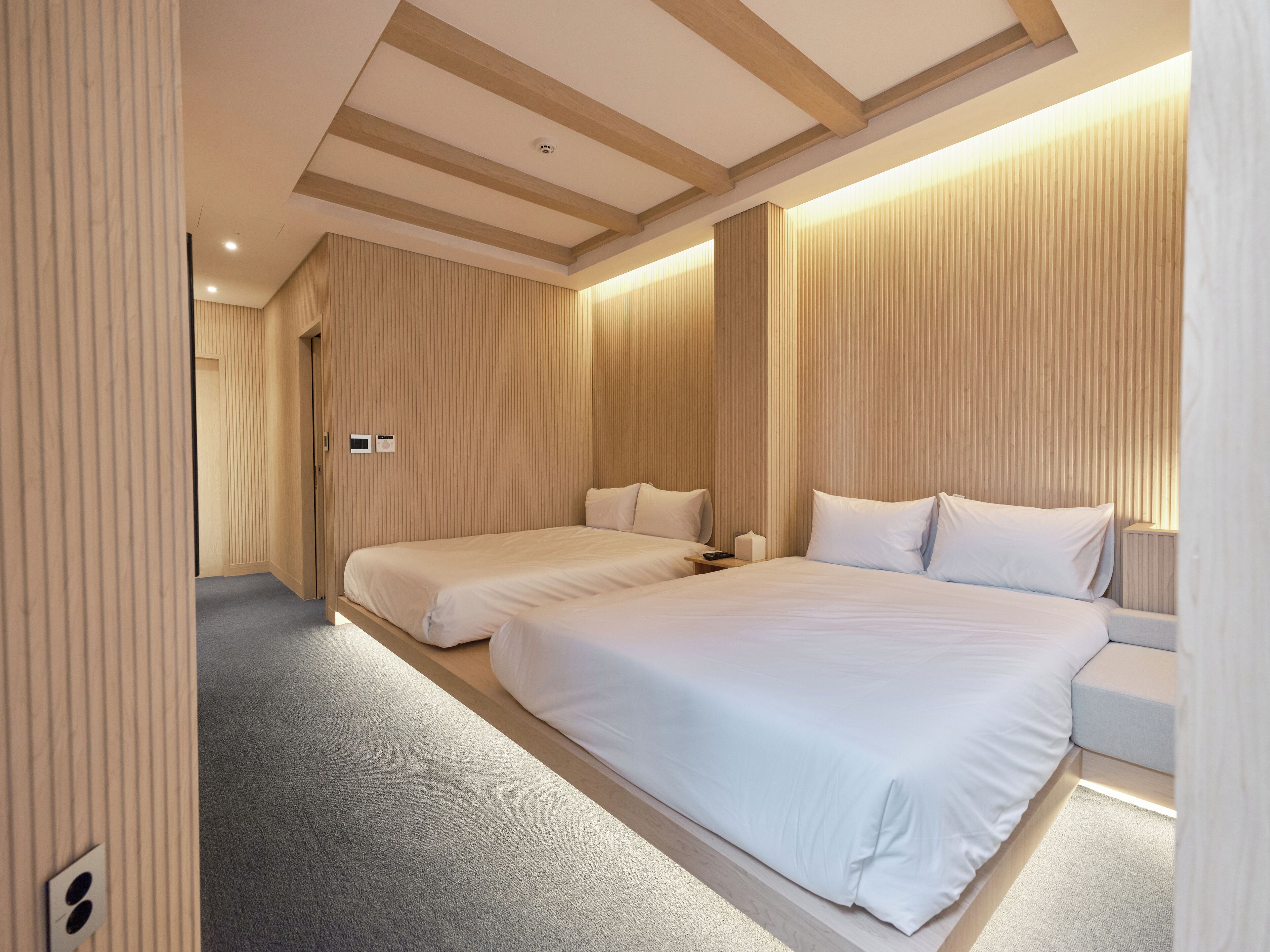 Uh Suite Seoul Square