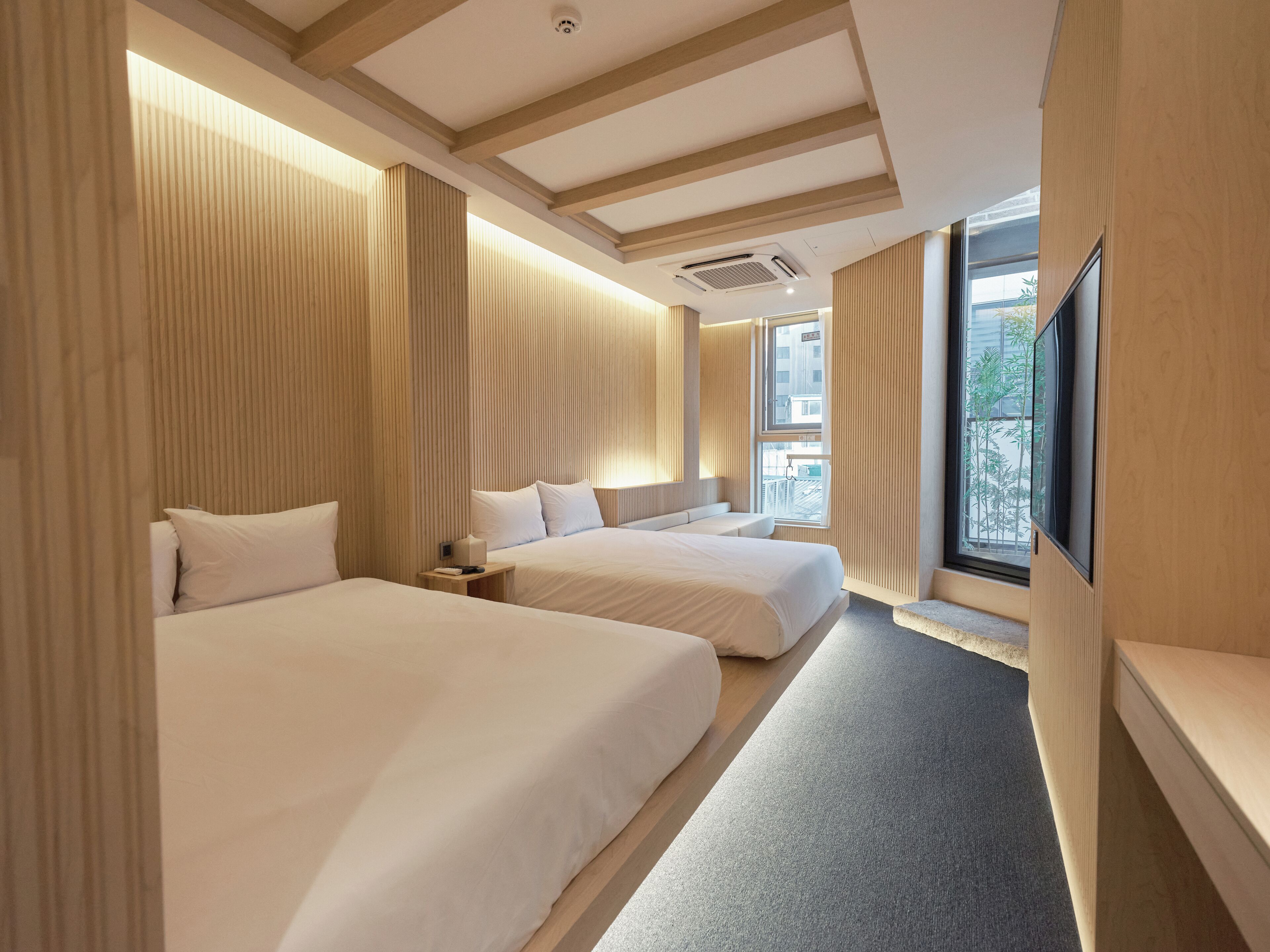 Uh Suite Seoul Square