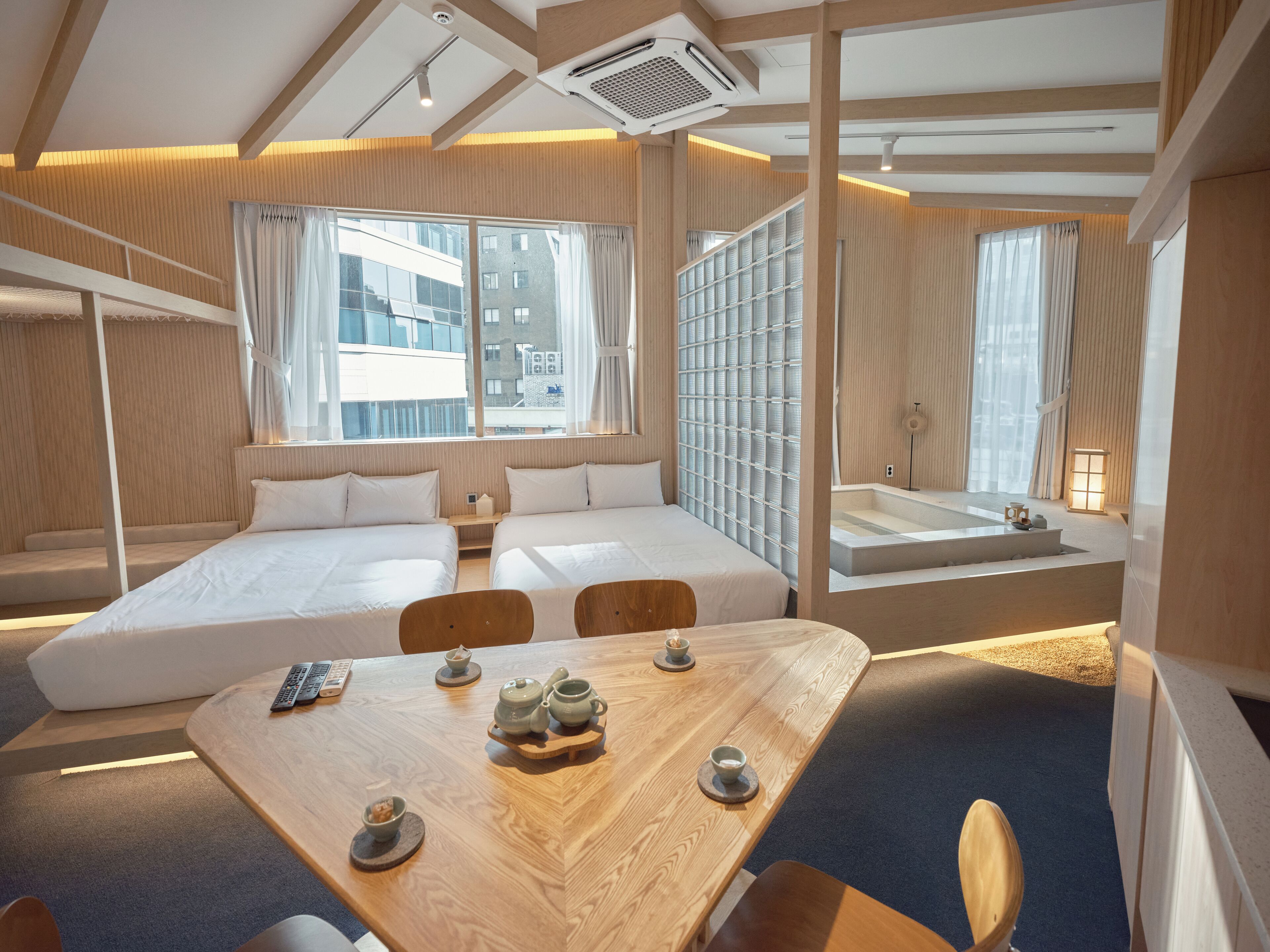 Uh Suite Seoul Square