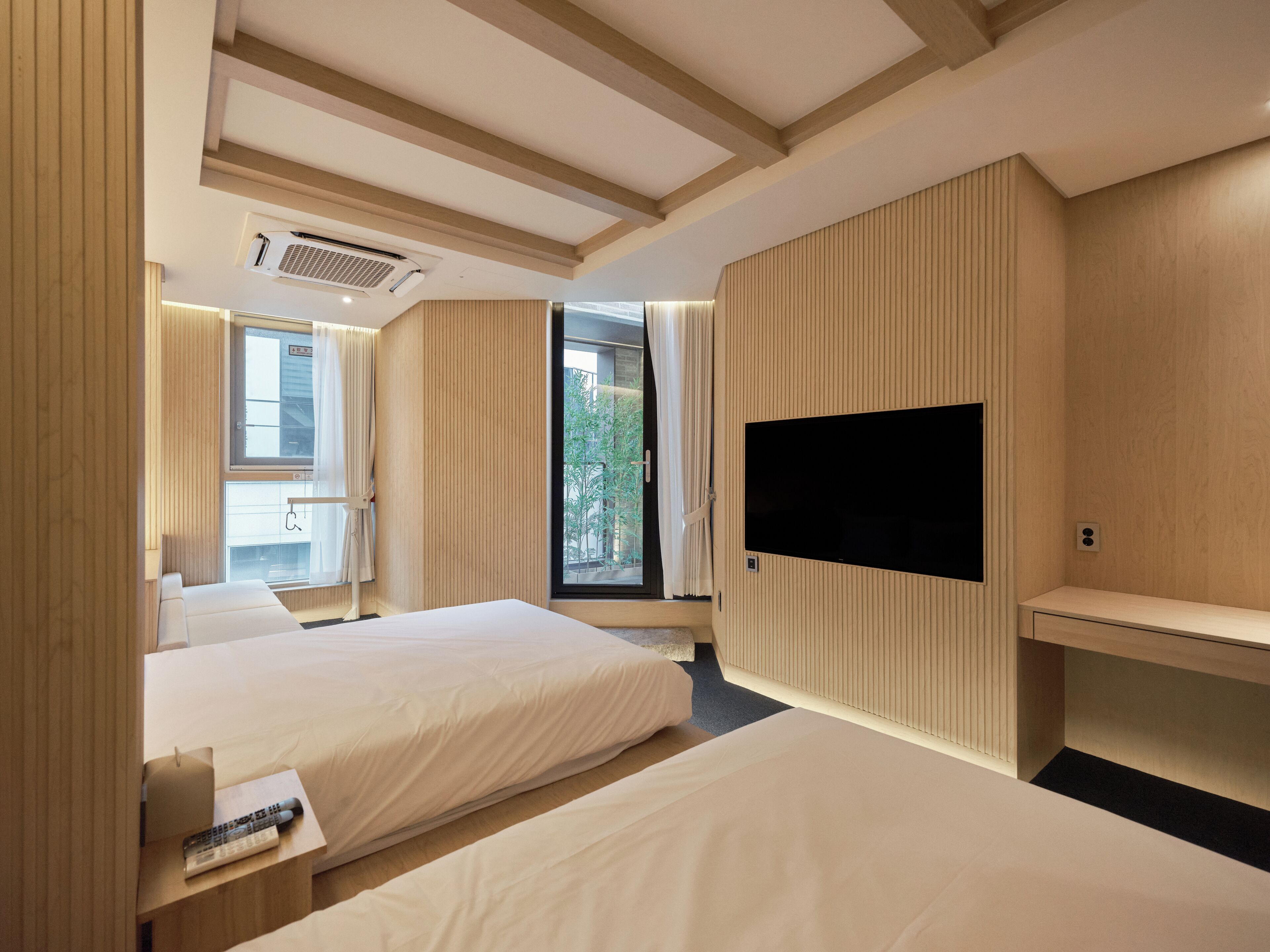 Uh Suite Seoul Square