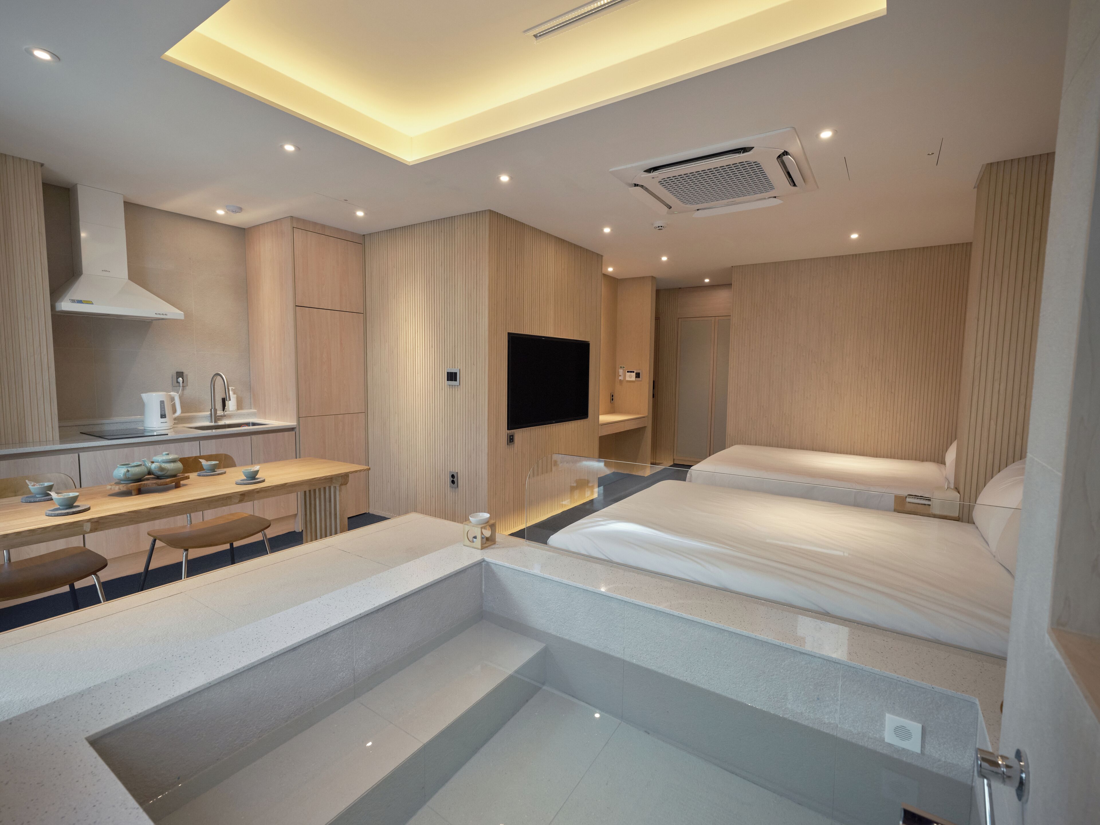 Uh Suite Seoul Square