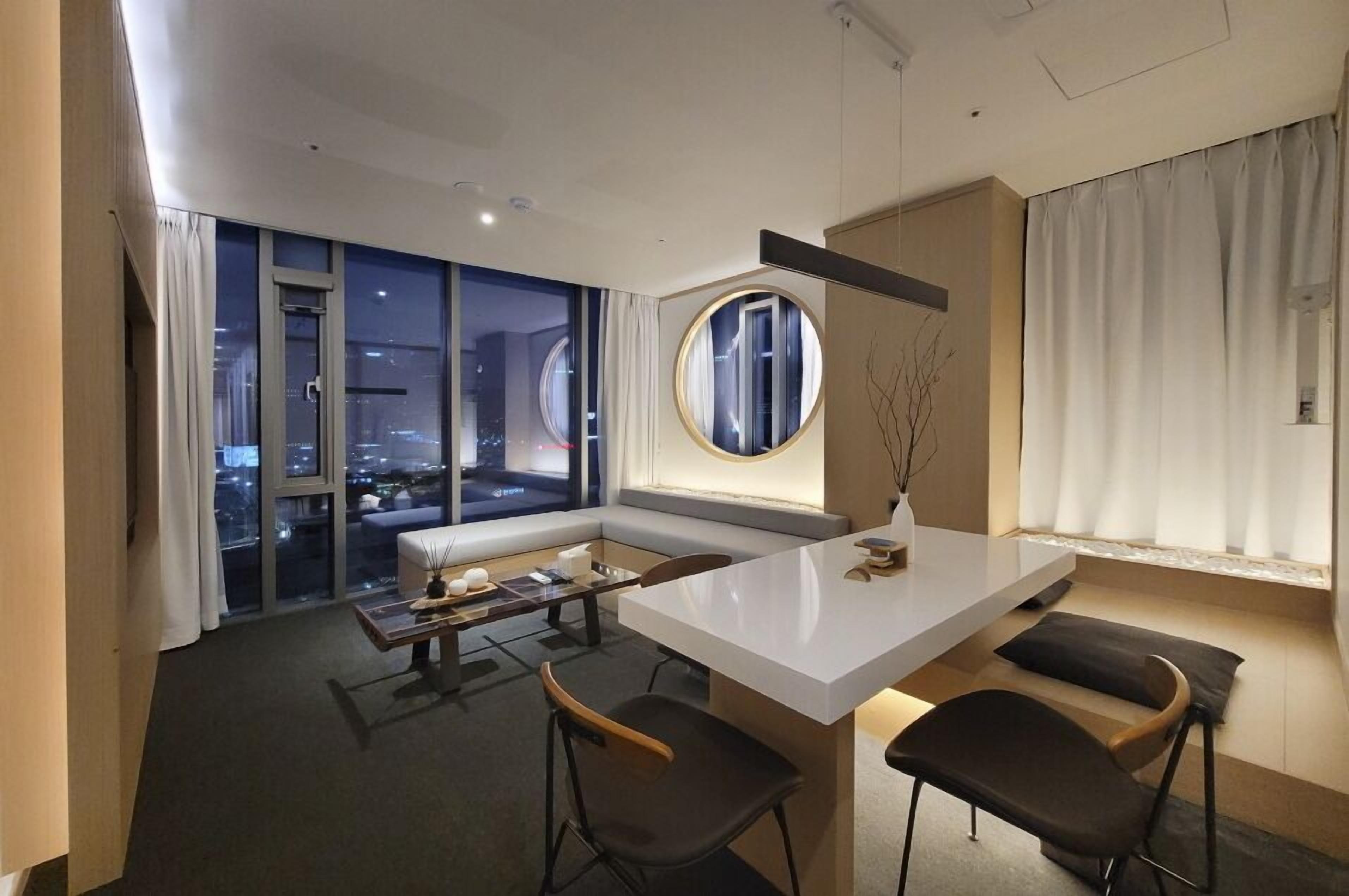 UH Suite The Seoul