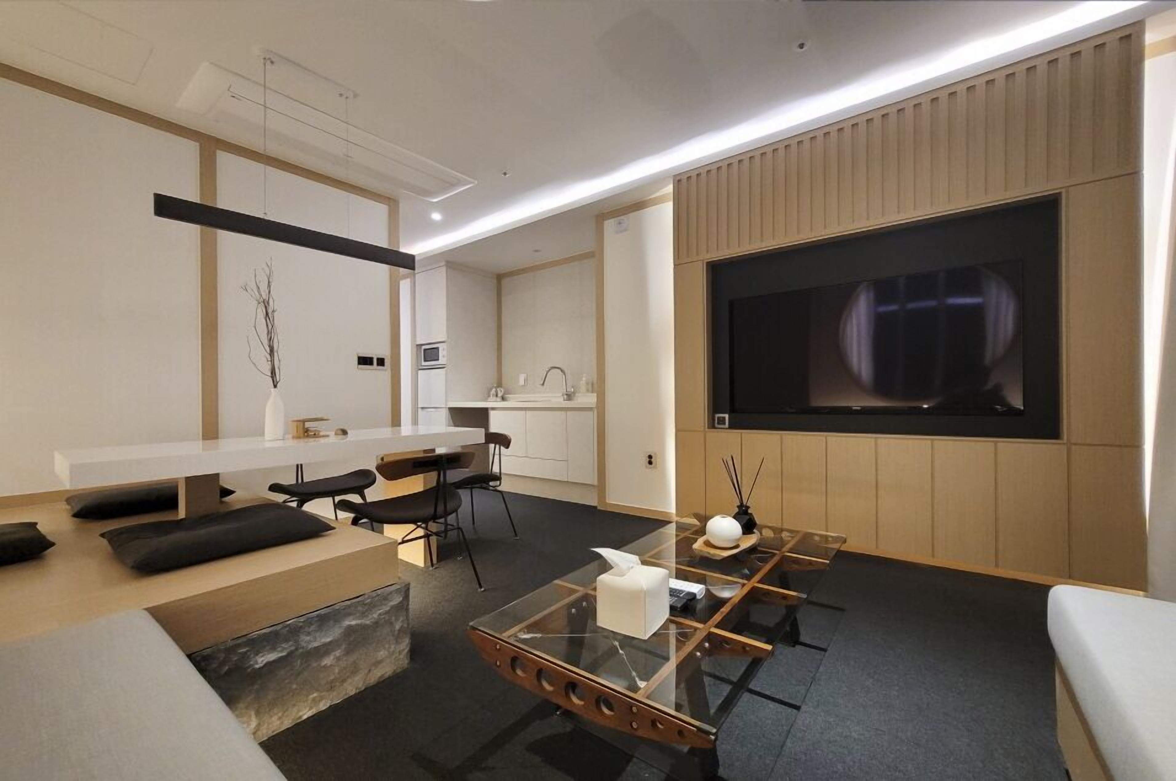 UH Suite The Seoul